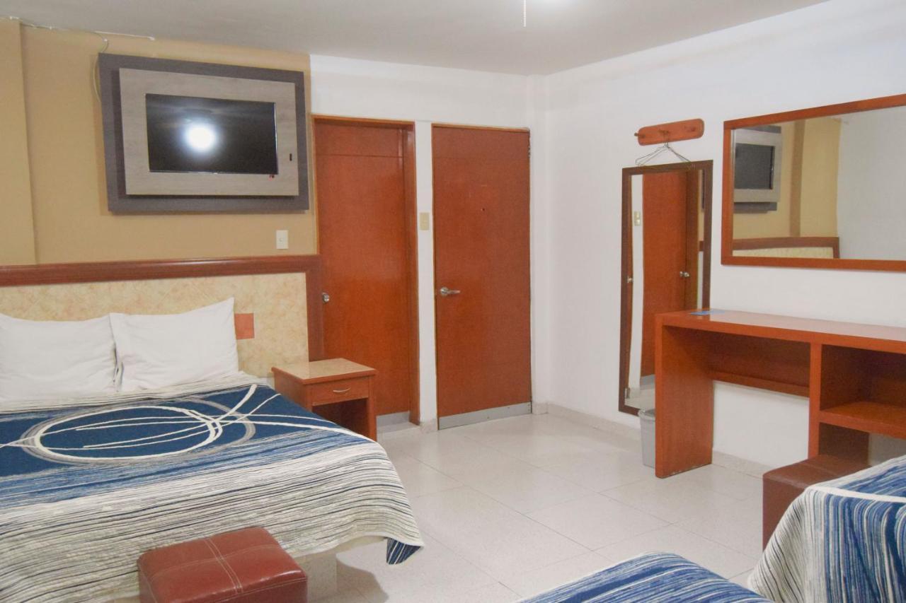 Hotel Niza Zona Piel 莱昂 外观 照片