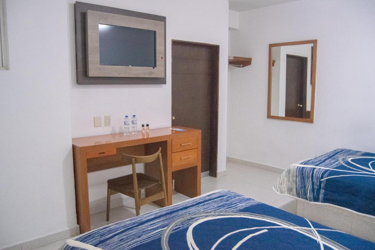 Hotel Niza Zona Piel 莱昂 外观 照片