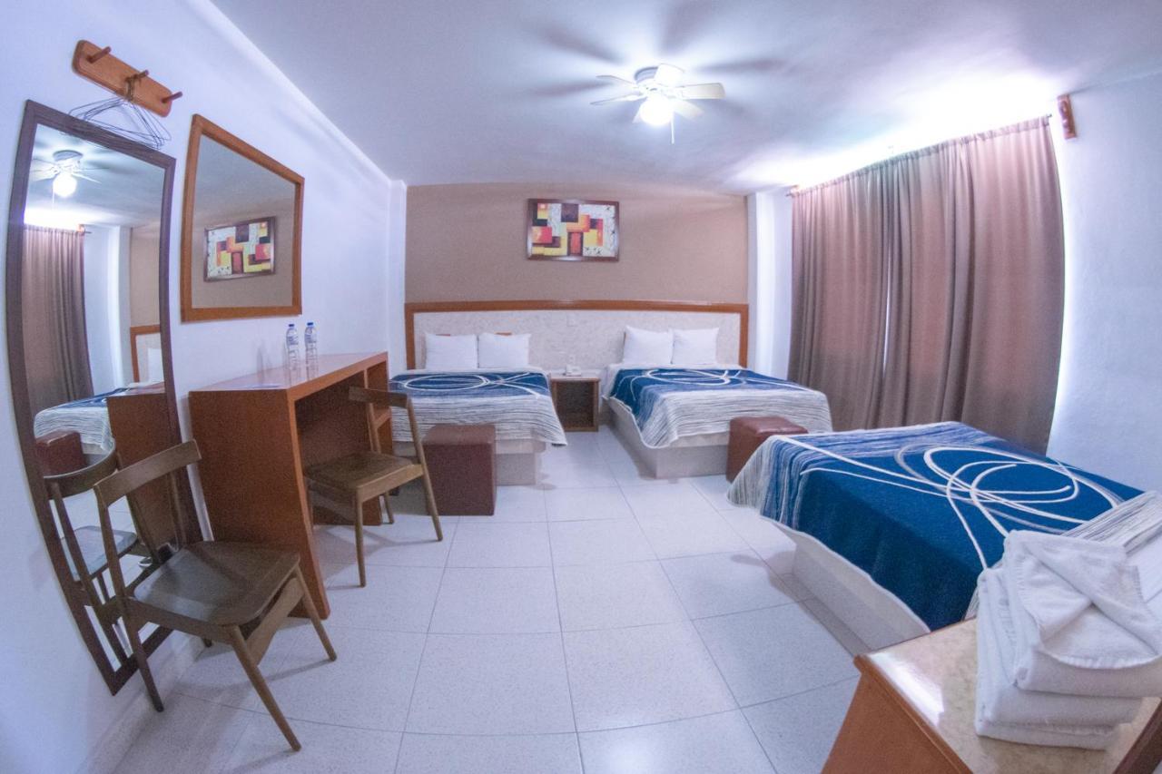 Hotel Niza Zona Piel 莱昂 外观 照片